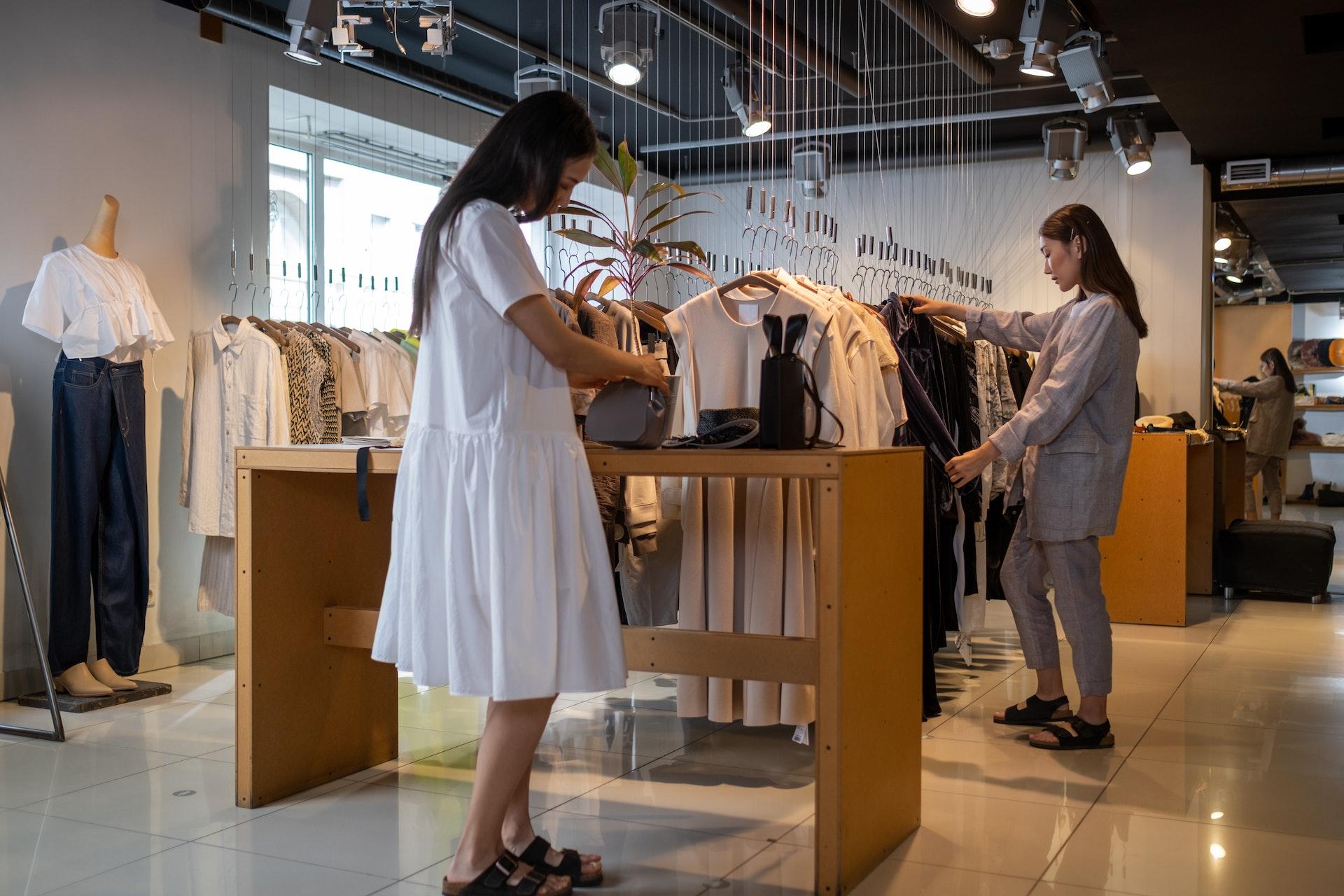 Online Clothing Retail Store